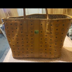 Mcm LARGE TOTE